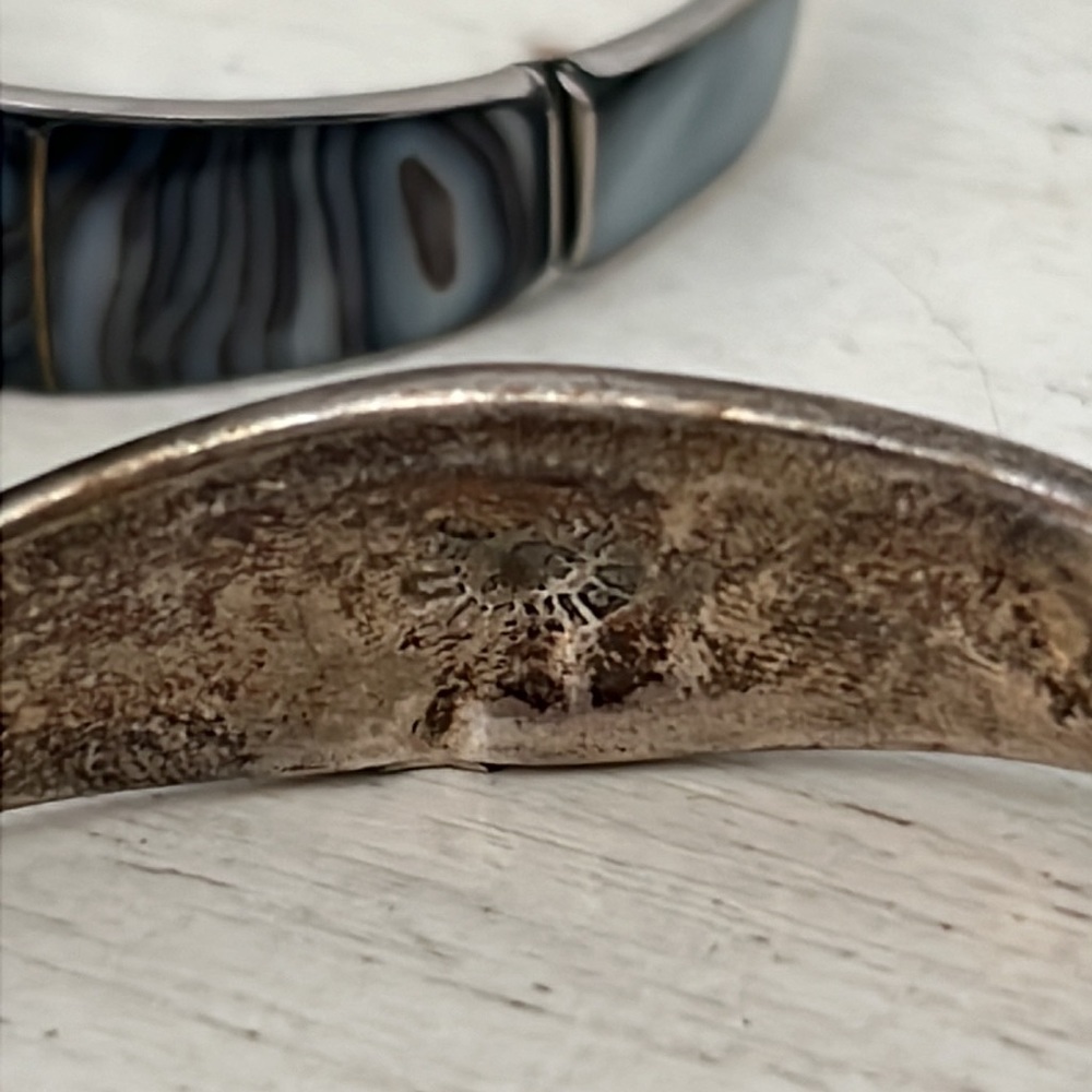 Lot 4 silver & silver tone bangle bracelet hinged mother of pearl - Picture 8 of 11
